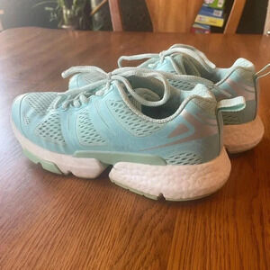 Whitin Tennis Shoes size 38 7.5 GUC! Bin A